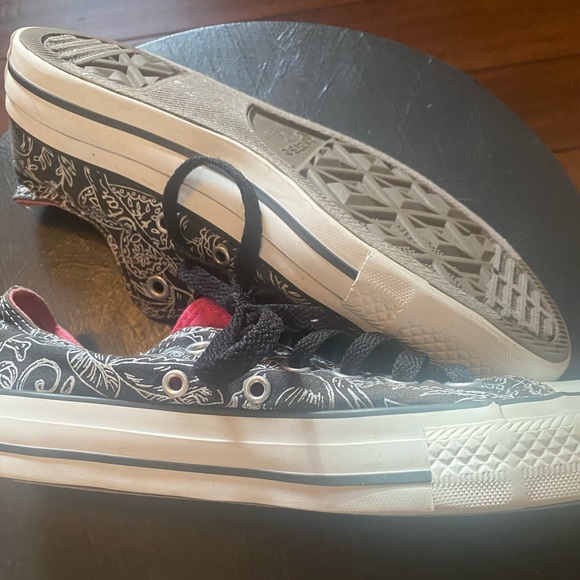 Converse - Picture 3 of 4